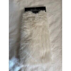 Brand New Robert Stanley Faux Fur Tree Skirt White 48” Beautiful elegant